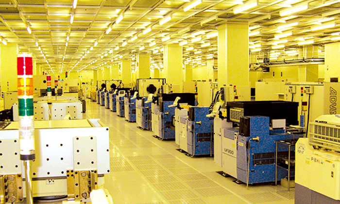 千級(jí)半導(dǎo)體凈化車(chē)間