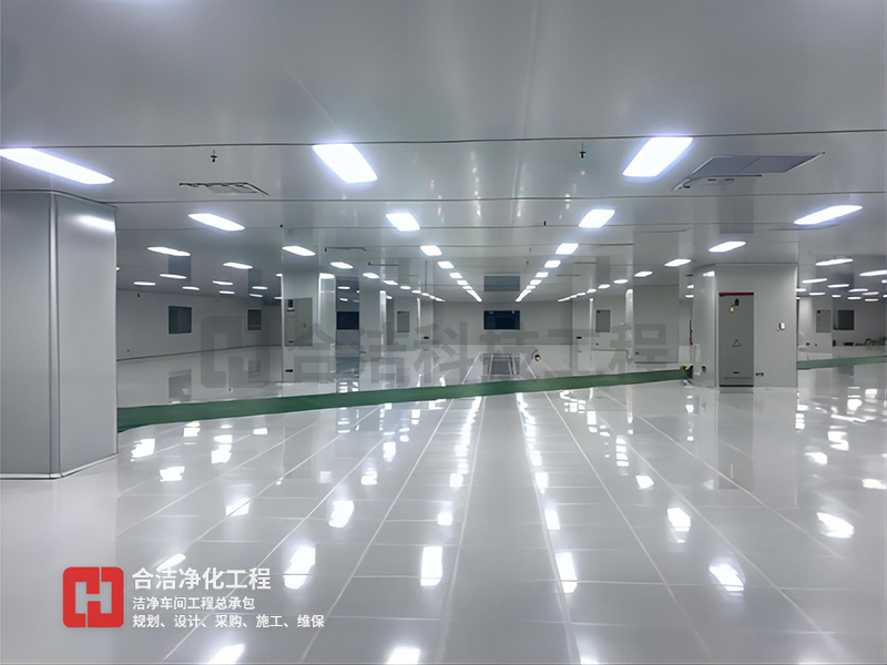 半導(dǎo)體無(wú)塵車(chē)間的圖片